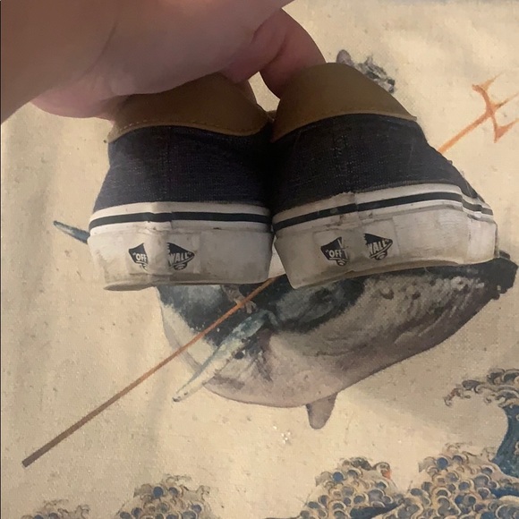 Vans - Picture 3 of 4